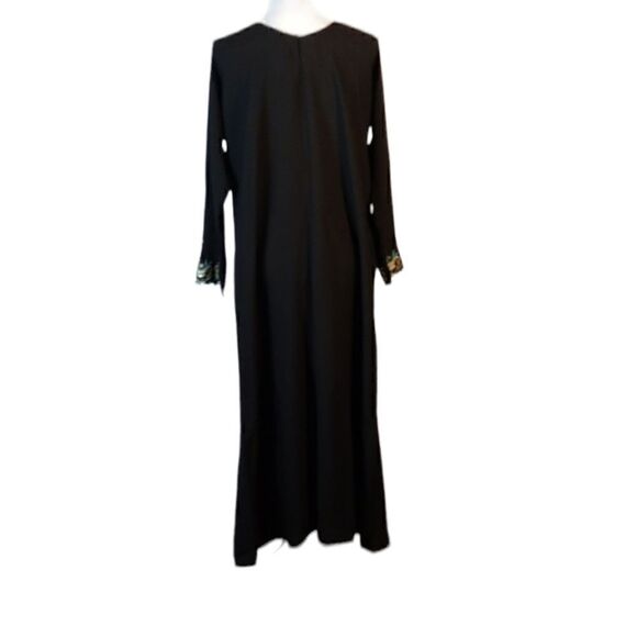 Beaded Hijab & Dress  - Picture 8 of 10